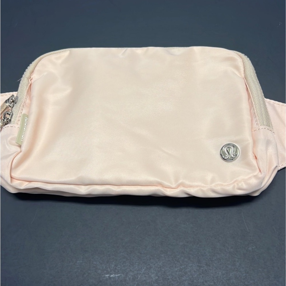 Lululemon everywhere belt bag 2l